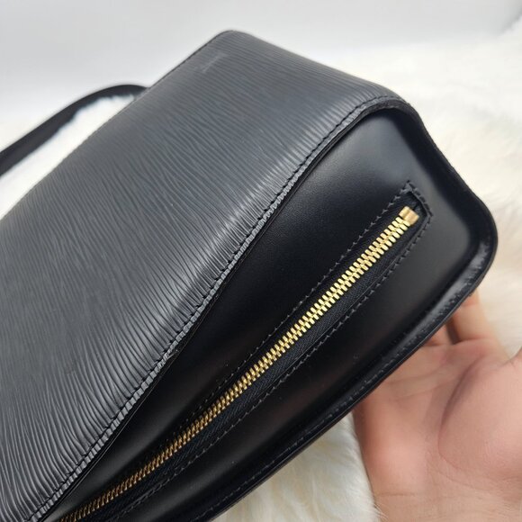 LV Mabillon Backpack in Black Epi Leather - Picture 6 of 17